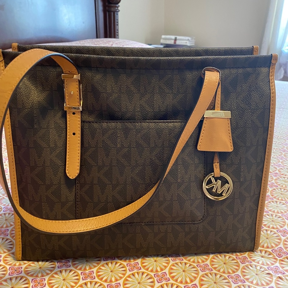 Michael kors purse